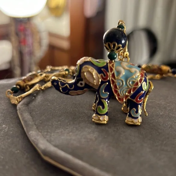 Vintage Cloisonné Elephant Necklace - Picture 3 of 4